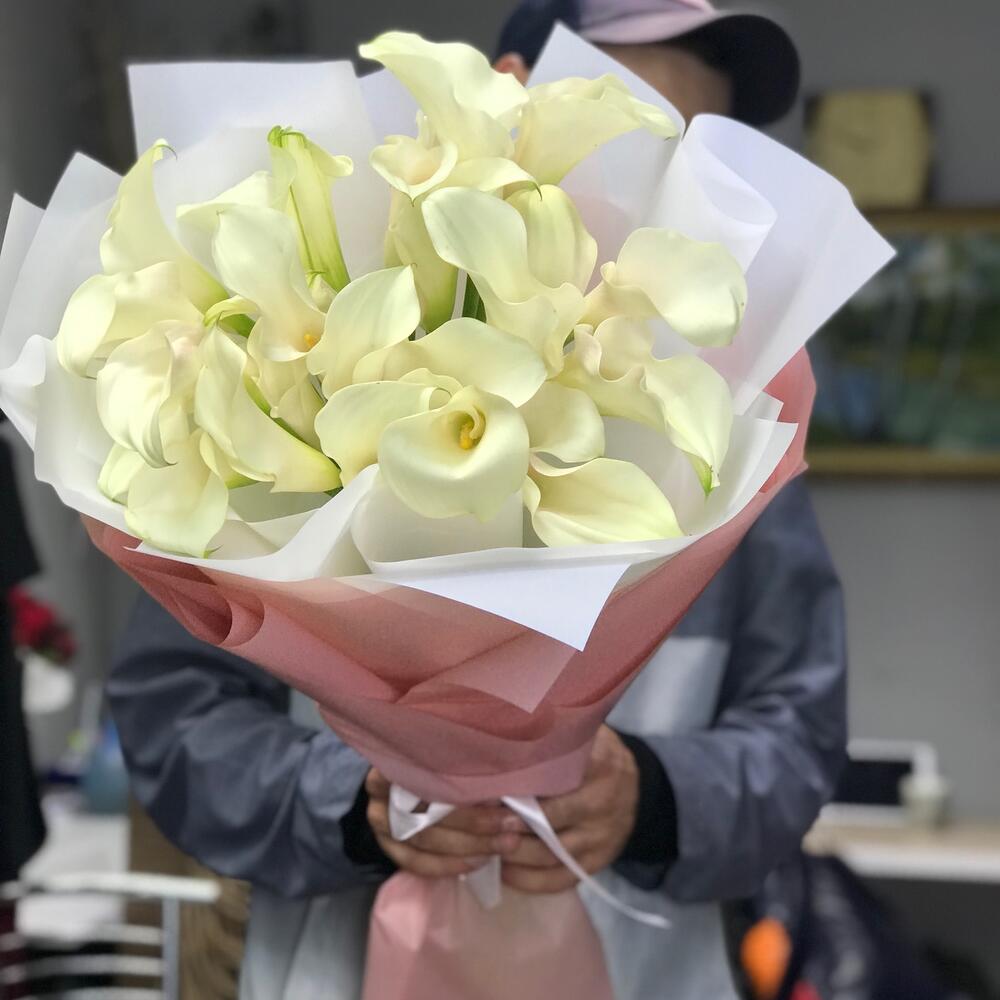 Свадебный букет каллы. Калла белая. Каллы 19 штук букет. Каллы 9 штук букет. Каллы цветы москва.