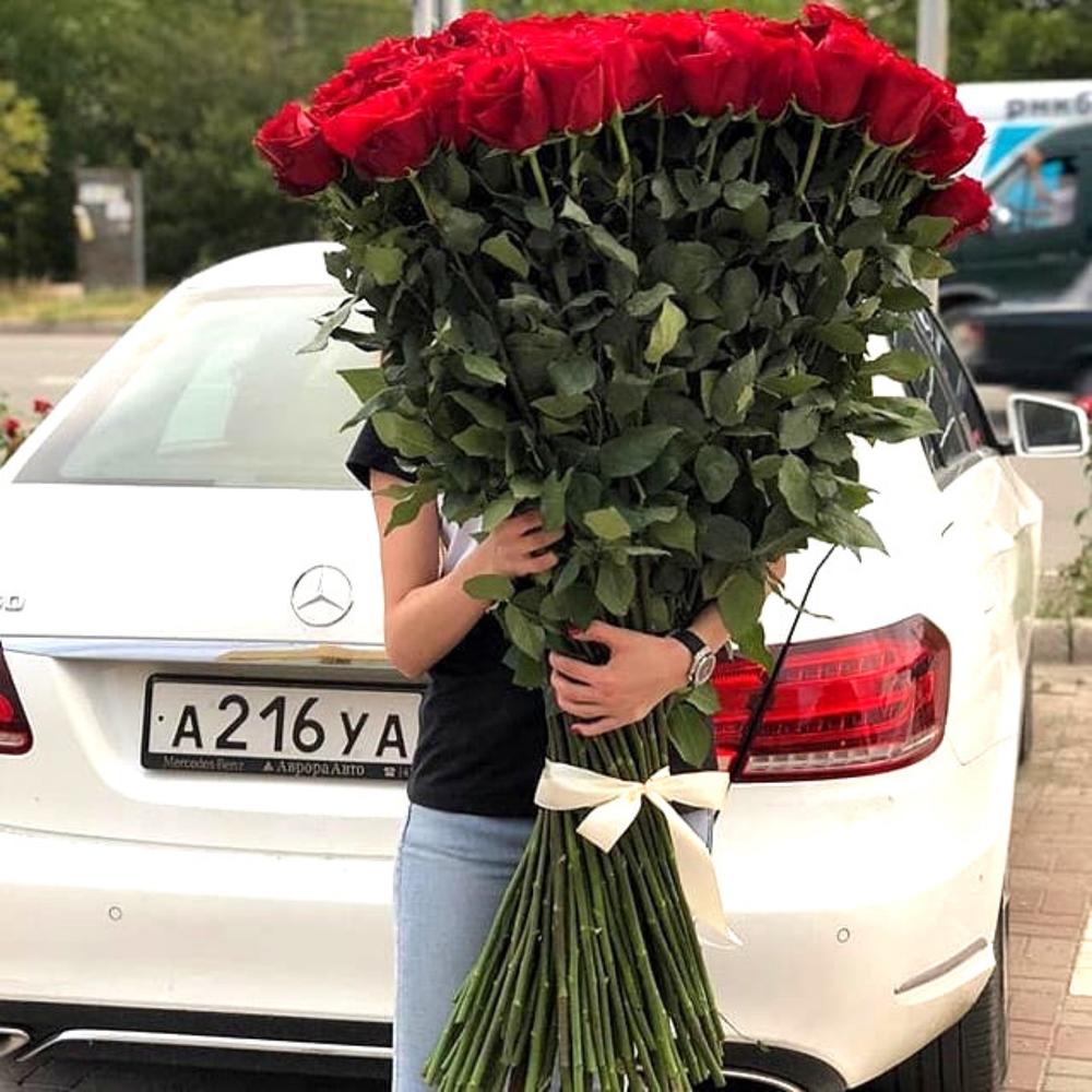 Купить розы в москве с доставкой дешево. Розы 190 см. 101 Розы 110см Армения.