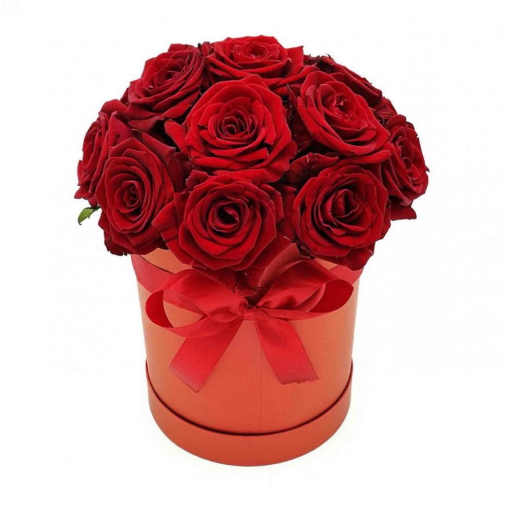 Купить розы в смоленске. Цветы в коробке. Красные розы в коробке. Розы в коробке. Букет в красной коробке.