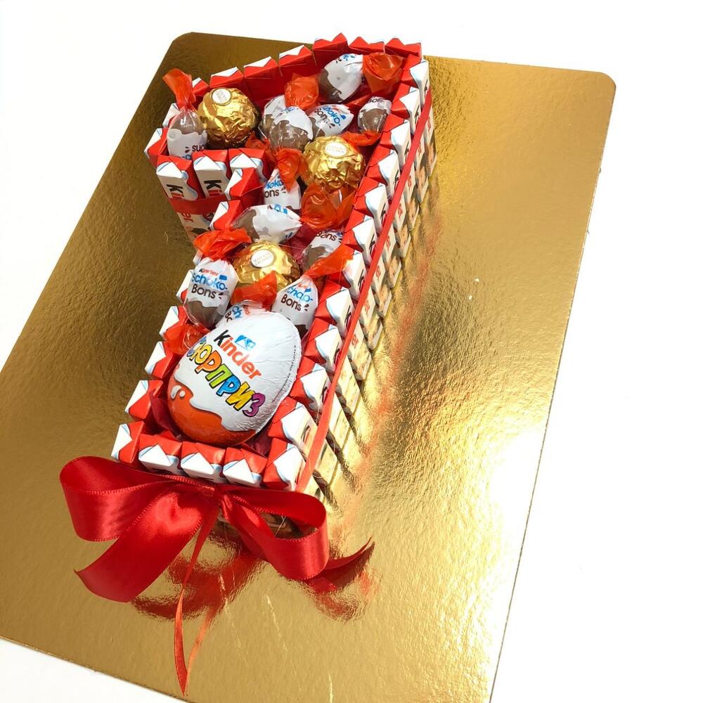 Букеты из конфет это один из самых оригинальных и вкусных подарков.