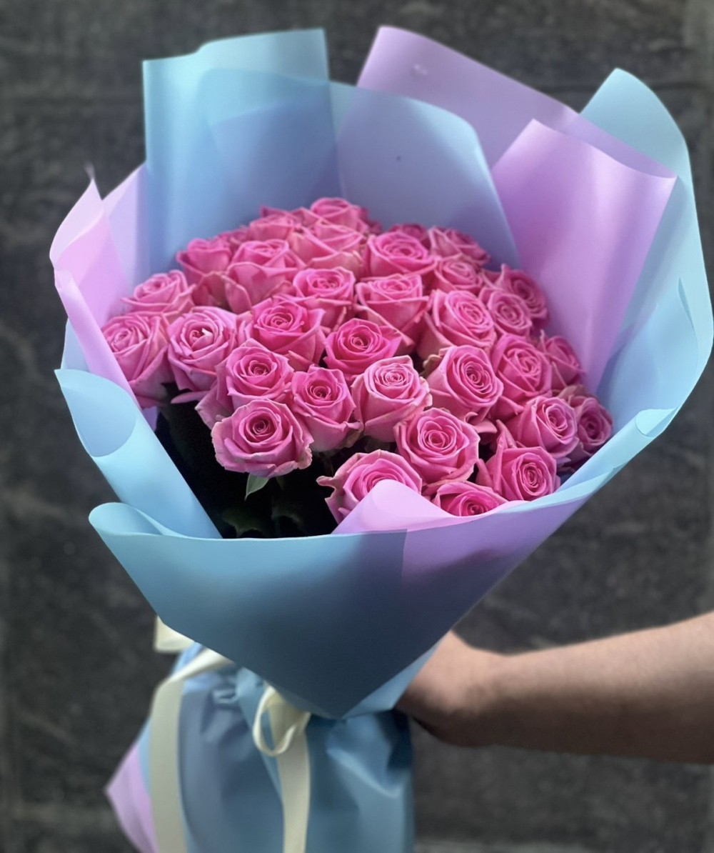 Букет из 33 розовых роз