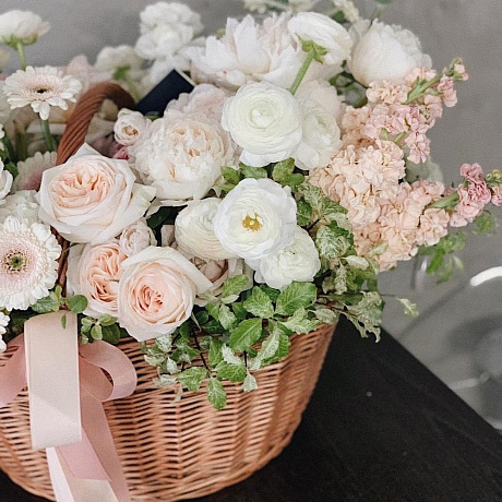 Корзина с цветами Luxury Flowers Прикосновение нежности - Фото 5
