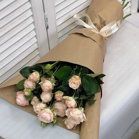 Розочка кустовая в крафте  - Фото 4