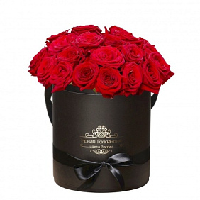 25 красных роз в черной шляпной коробке №49