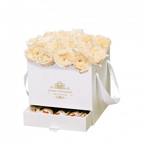 15 белых пионовидных роз Премиум в белой коробке