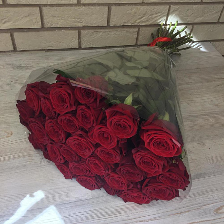 31 красная роза с лентой - Фото 3