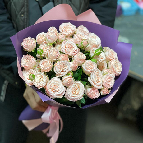 Пионовидные кустовые розы в упаковке - Фото 3