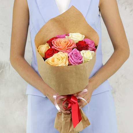 Купить Букет из 11 роз разных цветов в Москве недорого с доставкой