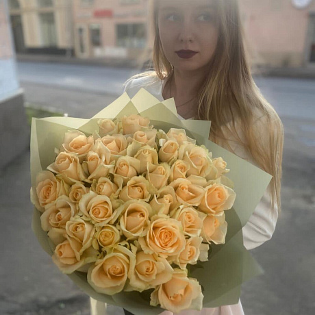 35 кремовых роз - Фото 4