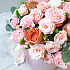 Цветочная композиция из роз в шляпной коробке с лентами - Фото 5