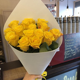 19 жёлтых роз