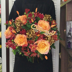 Букет "Осенний музей", Роза,альстромерия, гортензия