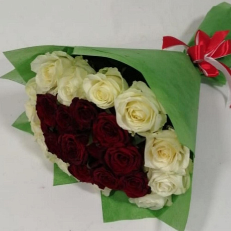 Букет из роз красное в белом - Фото 3