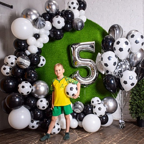 Фотозона "Футбольная" из шаров