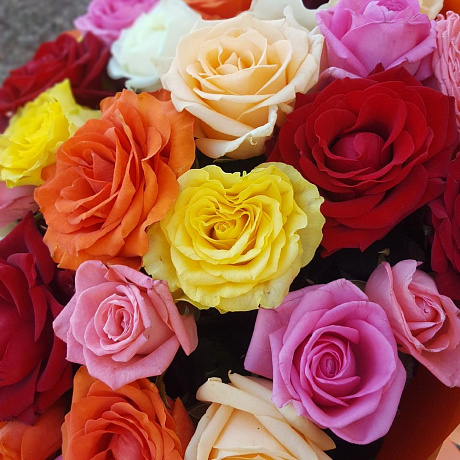 Яркое ассорти  из роз - Фото 3
