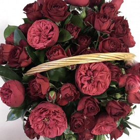 Роза- пион в корзине