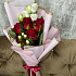 Букет из 5 красных роз и Эустомы - Фото 4