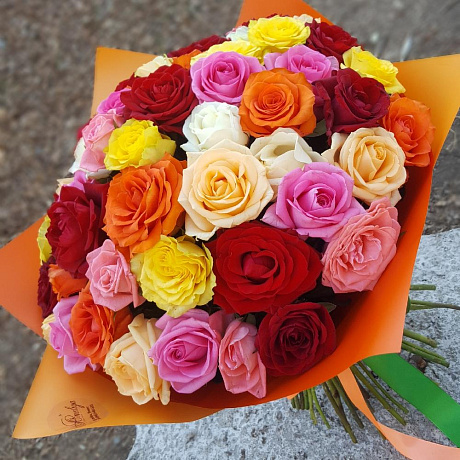 Яркое ассорти  из роз - Фото 4