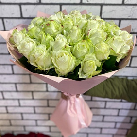 Роза Аваландж