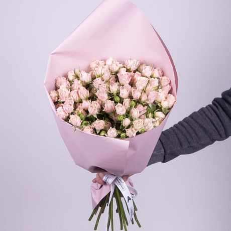 Букет из нежно розовых кустовых роз - Фото 3