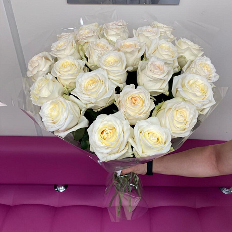 25 ароматных кремовых роз - Фото 2