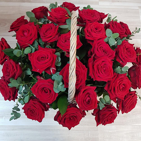 Корзина из 29 красных роз - Фото 6