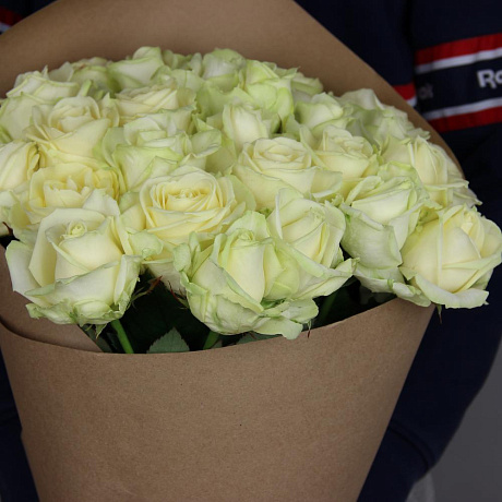 Букет Белые розы в крафте - Фото 5