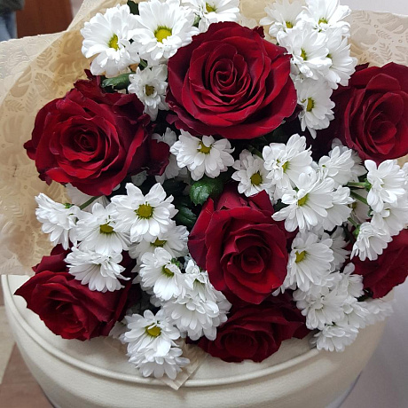 Букет из роз и сантини - Фото 5