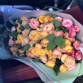 Букет пионовых роз "Имперское предложение"