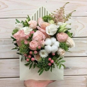 Коробка с цветами "Комплиментик"