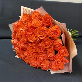 39 оранжевых роз