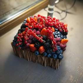 Букет цветов "Ягодное путешествие"