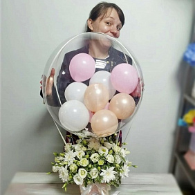 Белая подарочная композиция из цветов