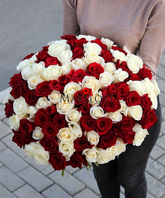 Букет из 101 красно-белой розы 50см