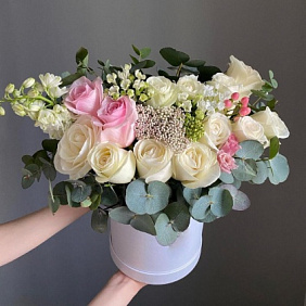 Цветы в коробке №679