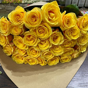 Букет из желтой розы 29