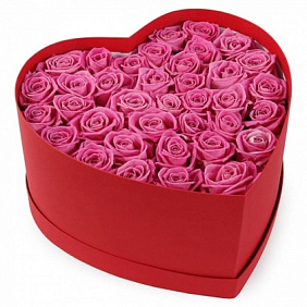 Сердце из 35 розовых роз