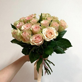 19 Кенийских роз (40 см)