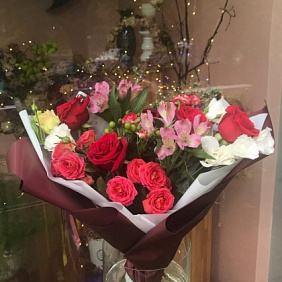 Букет цветов "Алая заря"