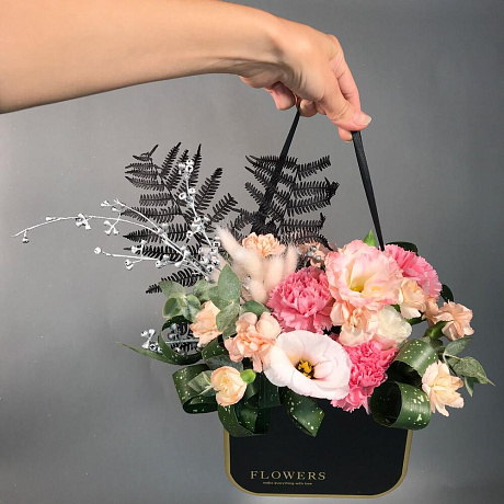 Композиция цветов с чёрным папоротником - Фото 6