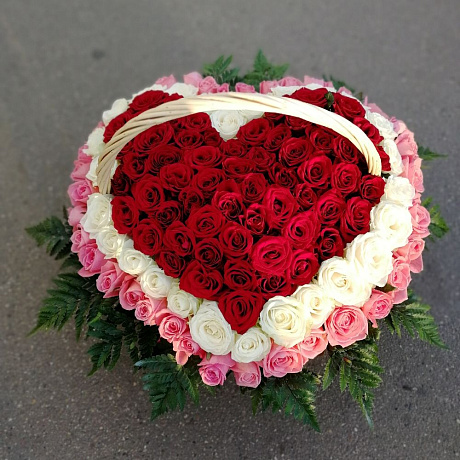 Букет из 101 розы в корзине - Фото 3