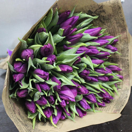 Фиолетовый тюльпан в крафте - Фото 2