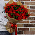 Букет из 51 алой розы с рускусом (50 см). N887 - Фото 2