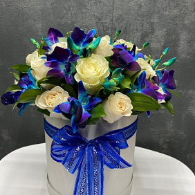 Букет цветов "Синий гламур"