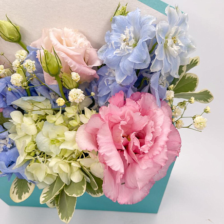 Голубая коробочка с цветами - Фото 5