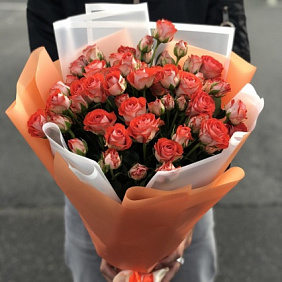 Букет из кустовых роз №167