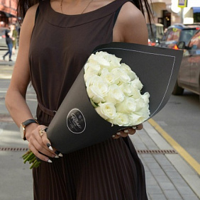 21 белая роза White Kenya BLVCK