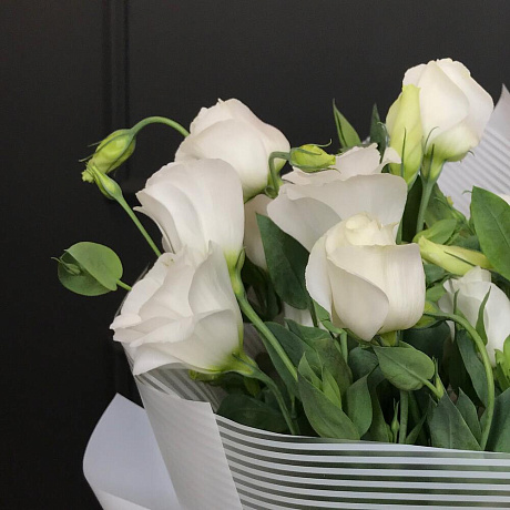 Букет белоснежной эустомы - Фото 3