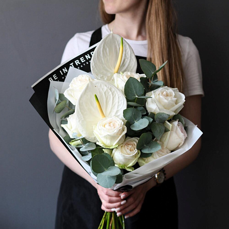 Букет из ароматных роз и  антуриумов - Фото 4