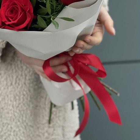 Букет Фея из красных и белых роз - Фото 4